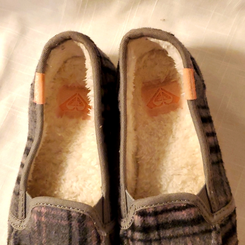Girl's Size 1 Roxy Slip-Ons - Picture 5 of 6